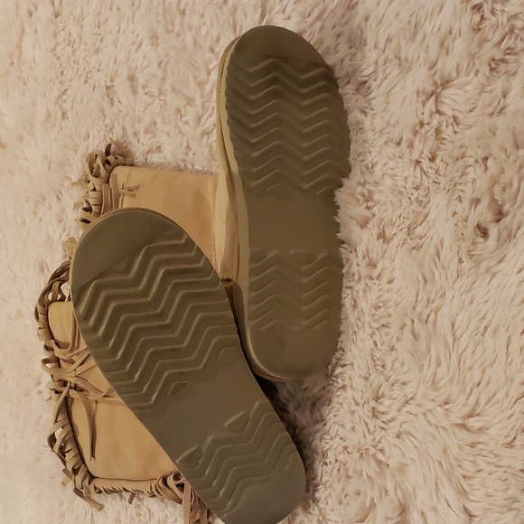 Sketchers boots - Picture 2 of 5